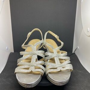 Chic Naturalizer Baylor Silver Glitter Sandals EUC size 9.5